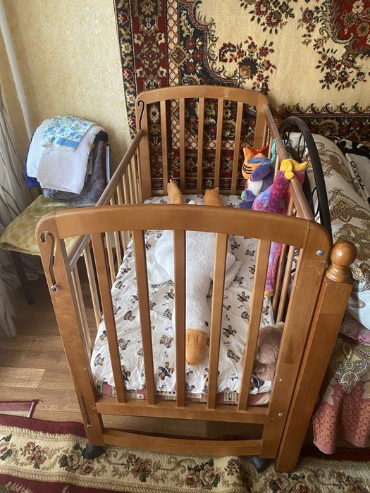 Продам детскую кроватку