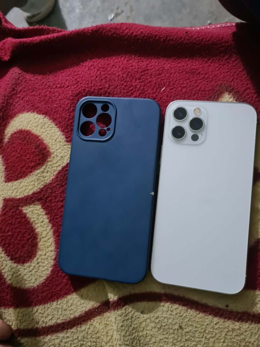 Vând iphone 12 pro intro stare  buna aspect 9/10