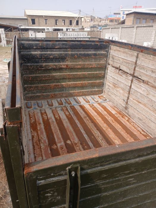 Uaz srochno sotiladi