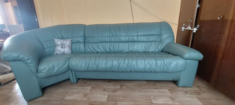 Продавам ъглов кожен диван от естествена кожа