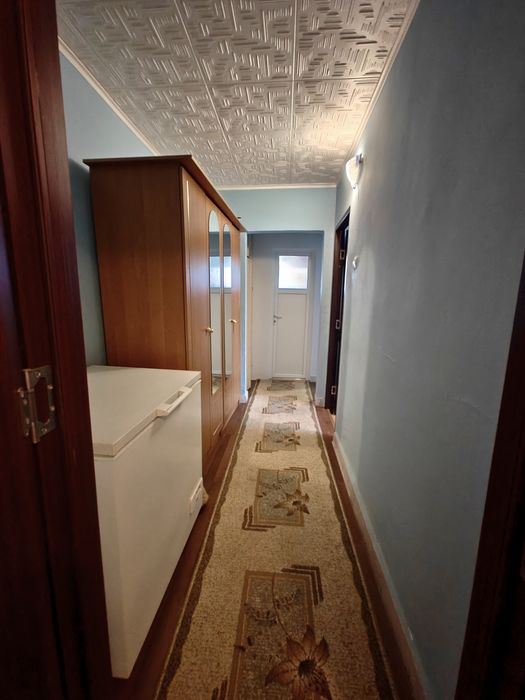 Apartament Motru. Suprafața 70mp 3 camere etajul 2 .