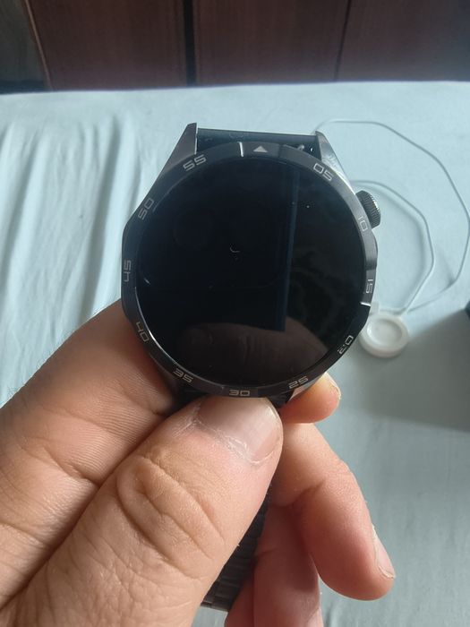 Huawei Watch GT 4 (46mm) Black + Гаранция до 11.2027 + Допълнителна верижка