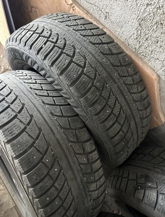 Продам шины в комплекте