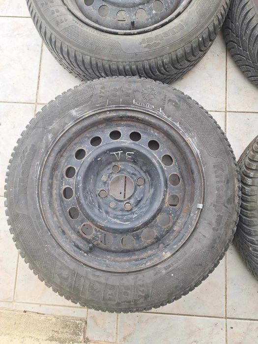 Продавам 4 бр. джанти със зимни гуми за Рено 175*65*14
