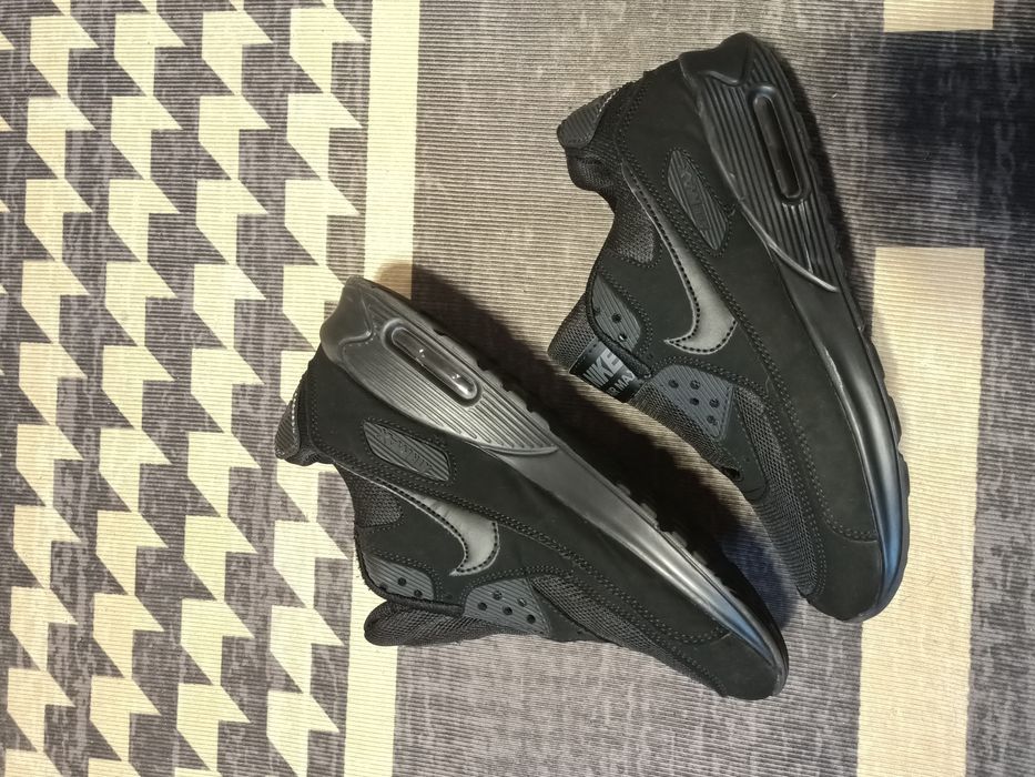 Продам Nike air max 41 размера