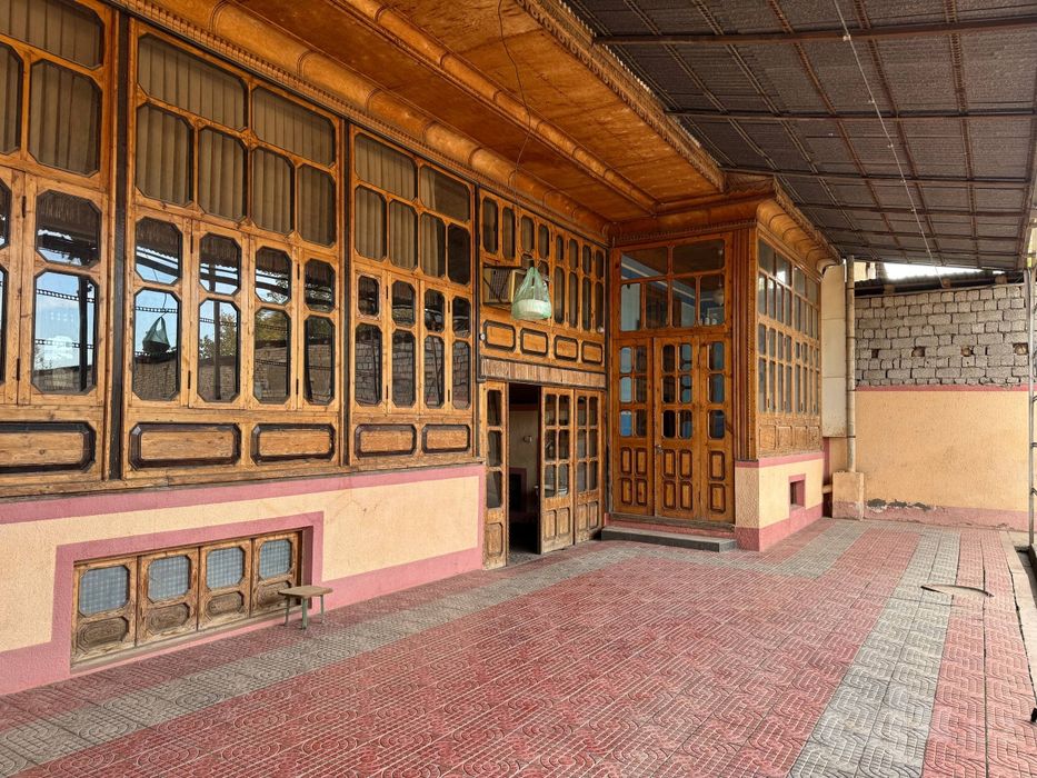 Uchastka sotiladi