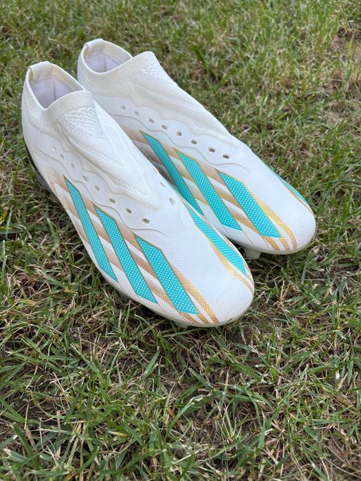 Butsi adidas oq yangi oʼlcham 39