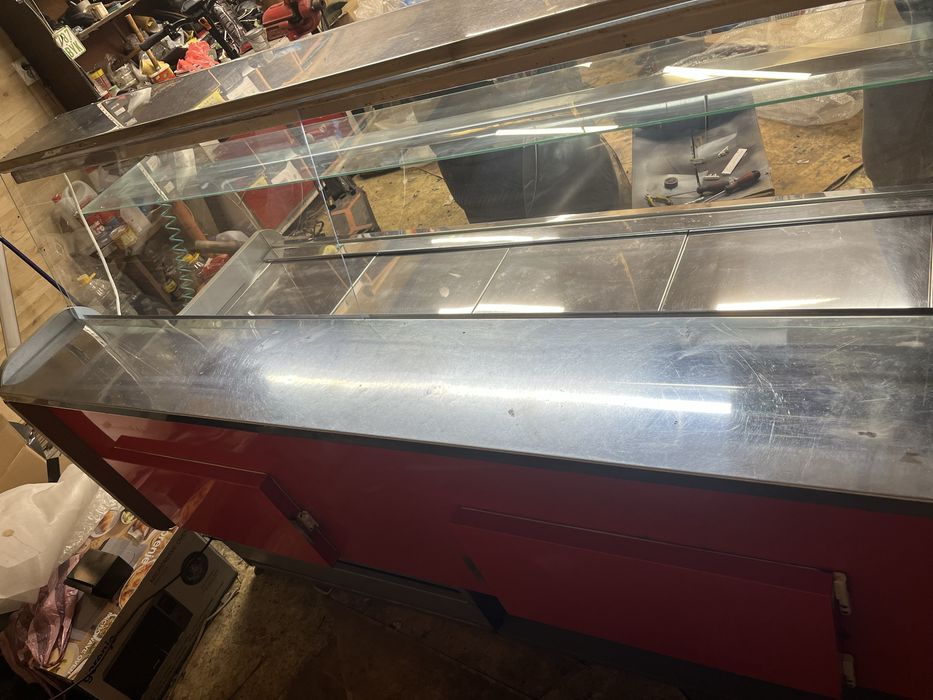 Хладилна витрина за магазин / сладкарница