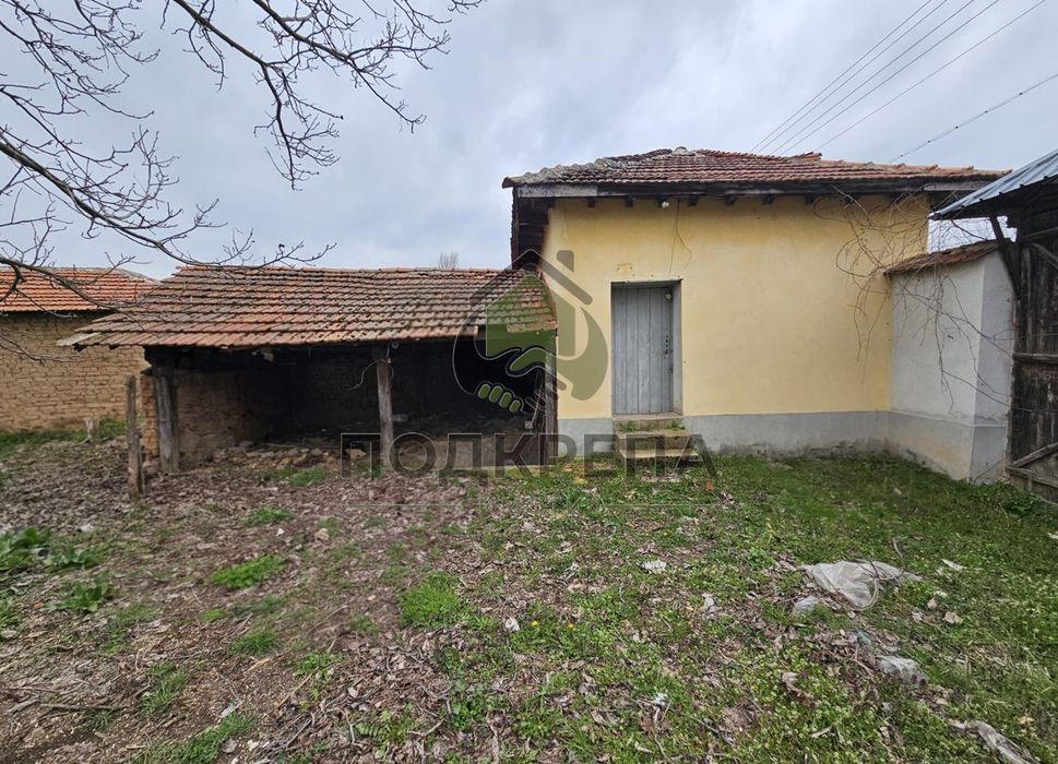 Къща в Пловдив, област-с.Чоба площ 234 цена 35000