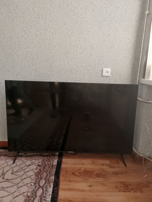 Продам телевизор на запчасти.