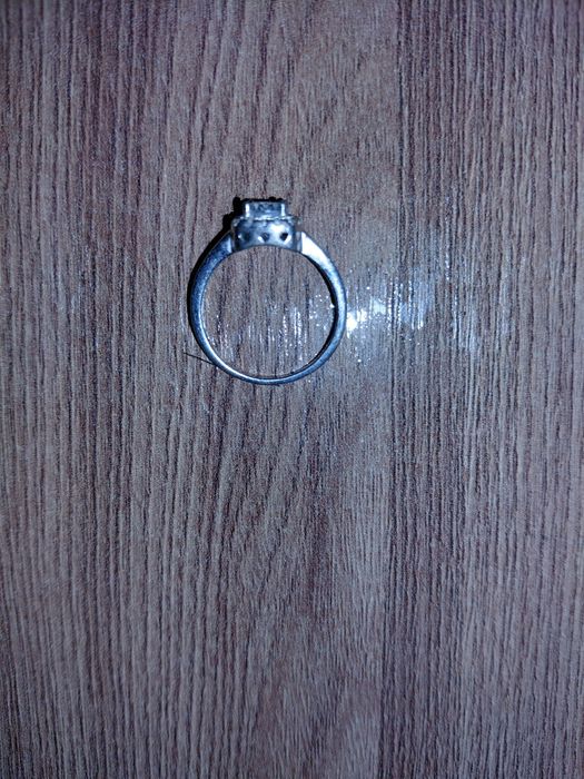 Продам кольцо серебро 925