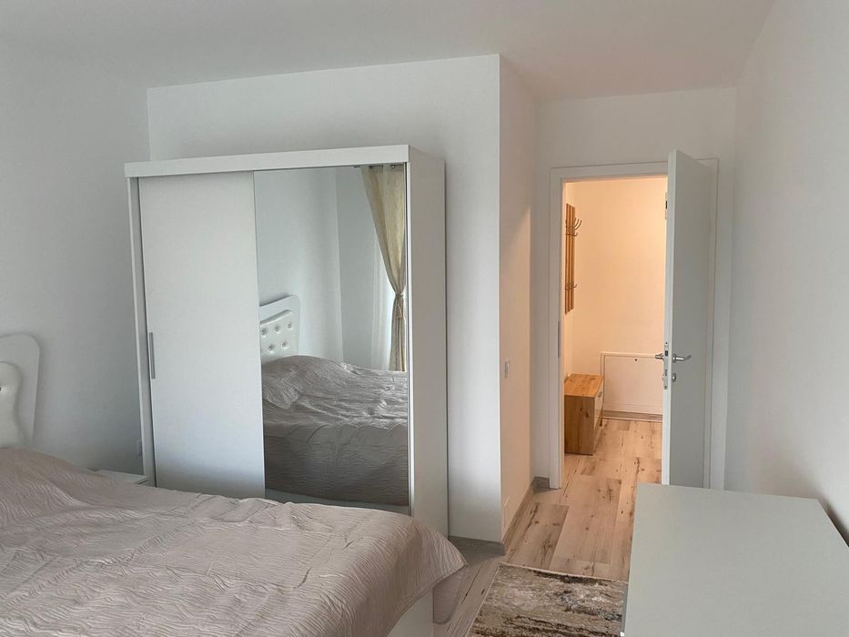 Inchiriez apartament