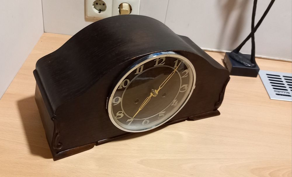 Старинен часовник