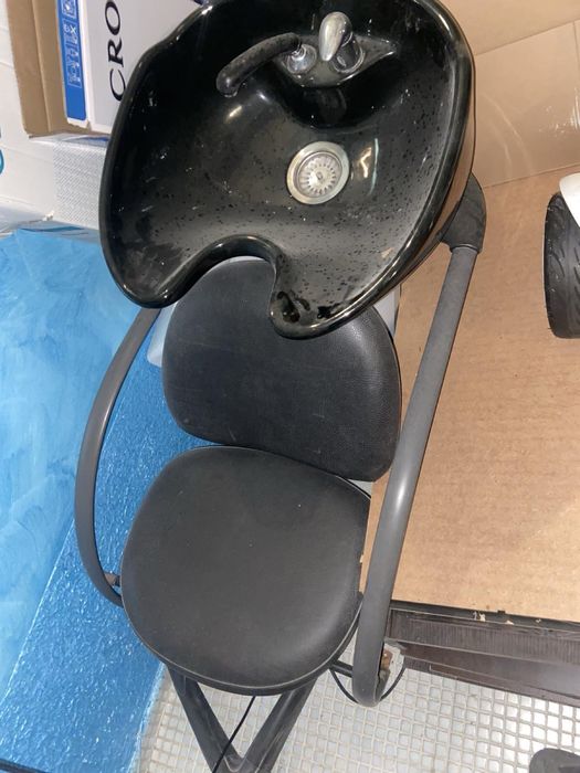 Фризьорски стол за измиване на коса, глава