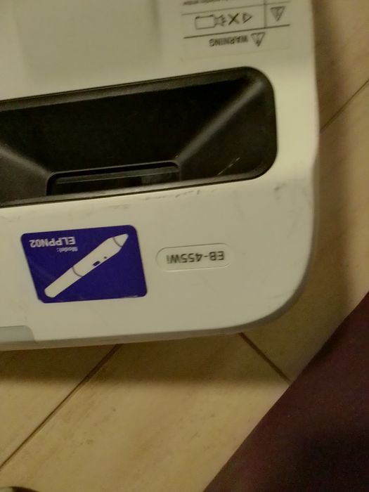 Vând videoproiector Epson