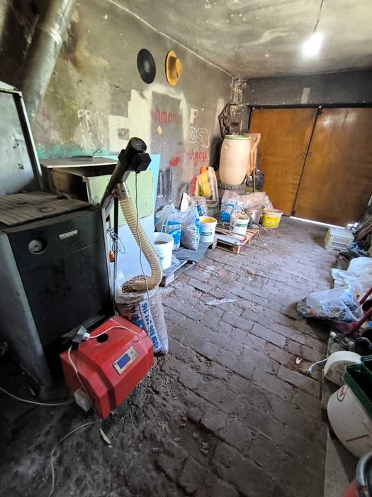 Продавам етаж от къща в гр. Перник кв. Ралица