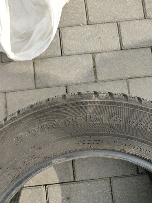 Продам зимние шины 205/65/16