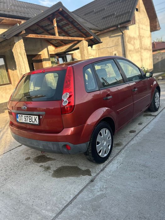 Vand Ford Fiesta  1.3 benzina