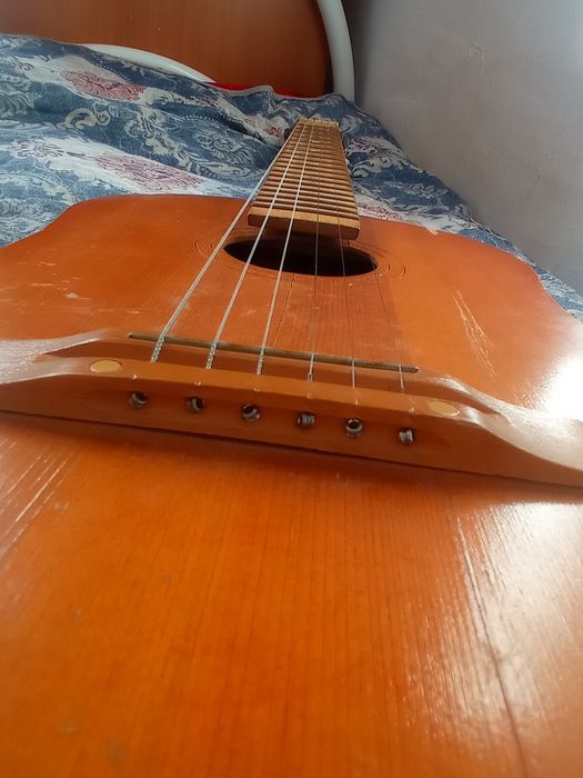 Гитара в хорошем состоянии