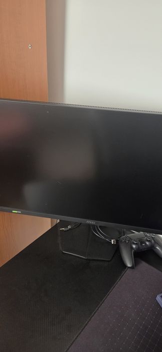 Vând pc și monitoare