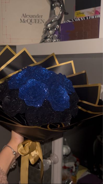 Вечни букети от брокатени рози,сатенени рози,фоам рози