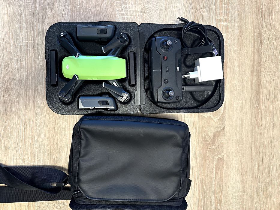 Drona DJI Spark  WiFi 2.4 GHz Camera 12MP 1080p GPS  3 Baterii
