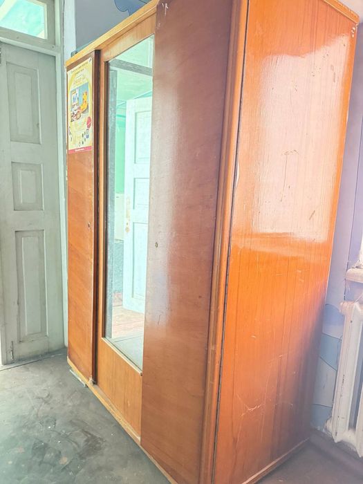 Shkaf sotiladi holati yaxshi