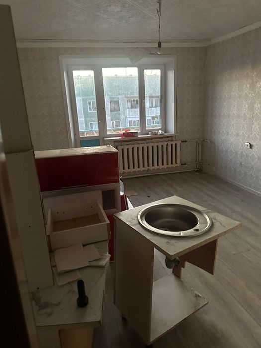 Үй сатылады 3комната 6этаж 6 этаждан