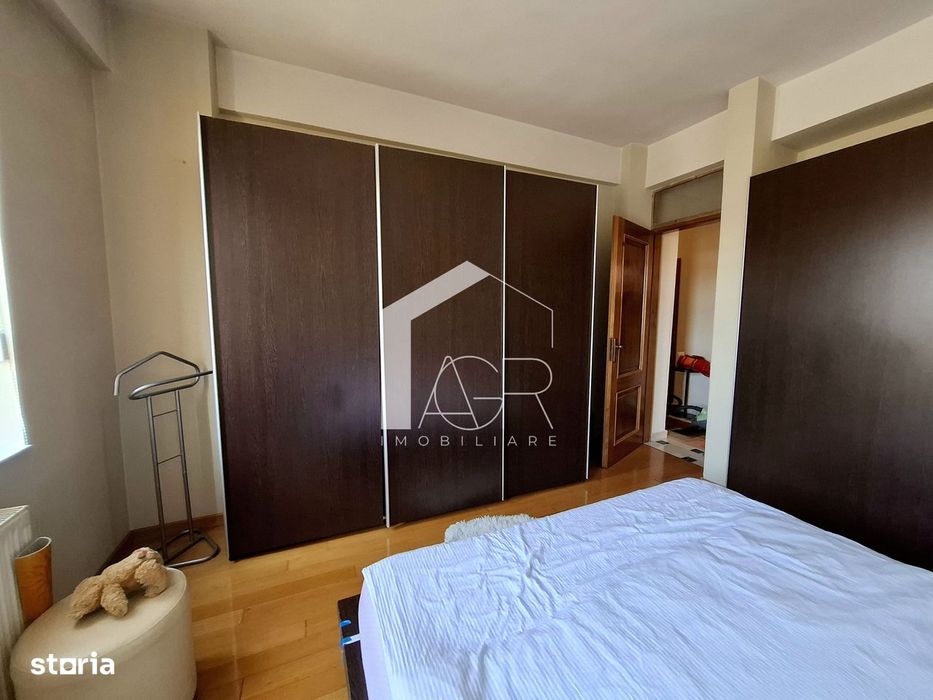 Apartament cu 4 camere, in vila, zona Democratiei