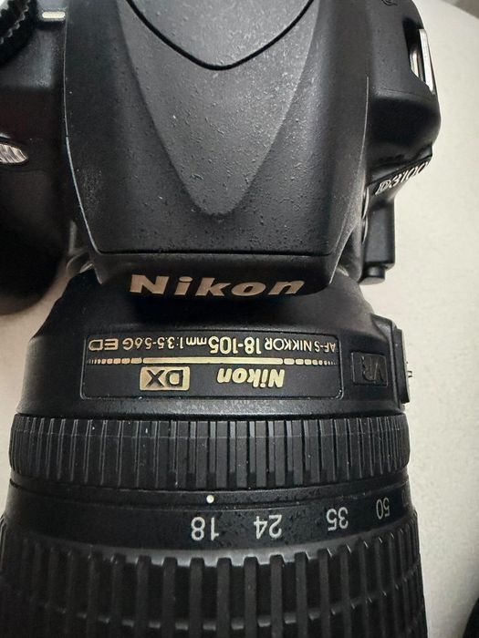 Фотоапарат Nikon D3100 с обектив