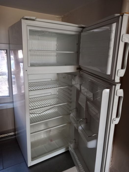 Хладилник работещ!