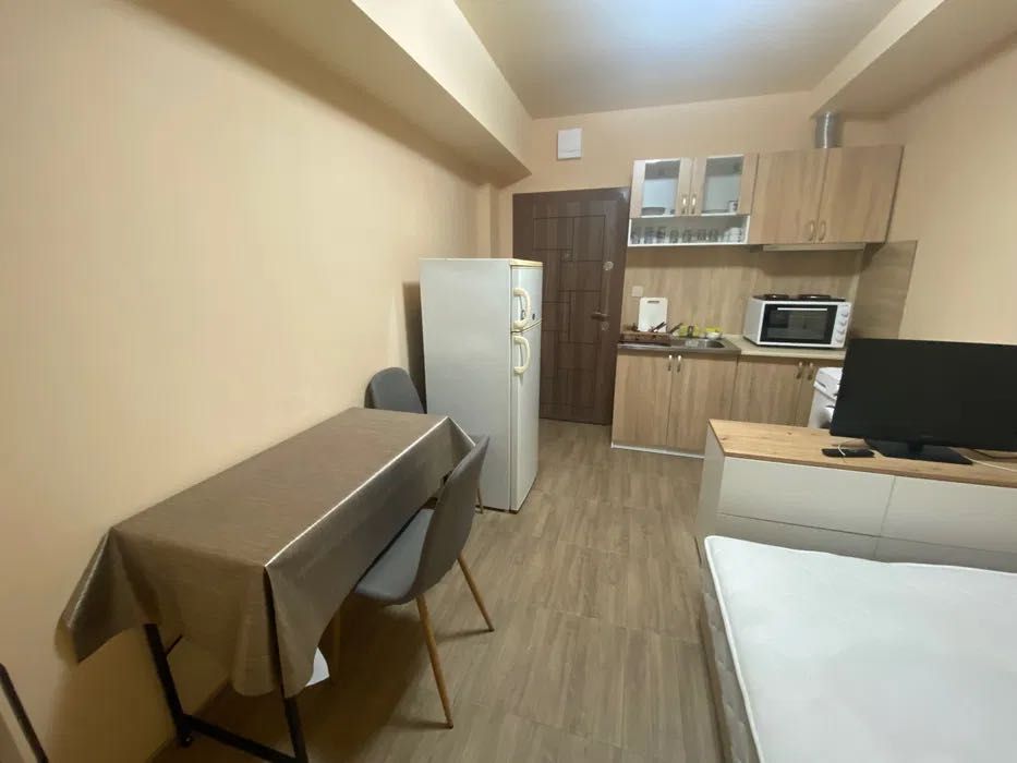 Дава се под наем  в Плевен, Широк център - 13 кв.м за 153 € - Снимка #1