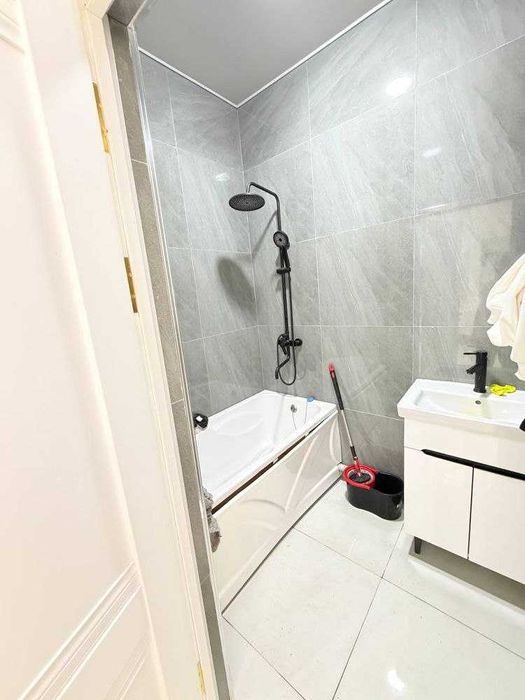 V4975 ПРОДАЕТСЯ 2/1/11 НОВОСТРОЙКА  на: Юнусабад круг квартал-8