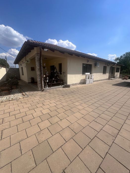 Casa de vânzare