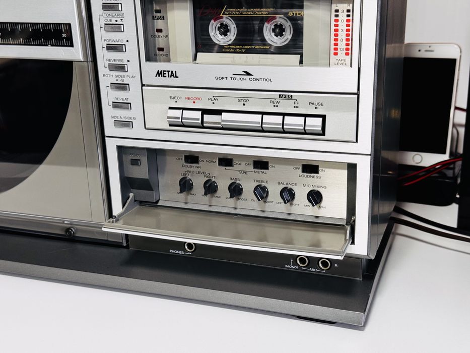 SHARP VZ-3000H – Both Sides Play Disc Compo System, Pick-up Linear Tracking, Dual Play, 33/45 RPM, Casetofon Metal, Dolby NR, FM/MW/LW