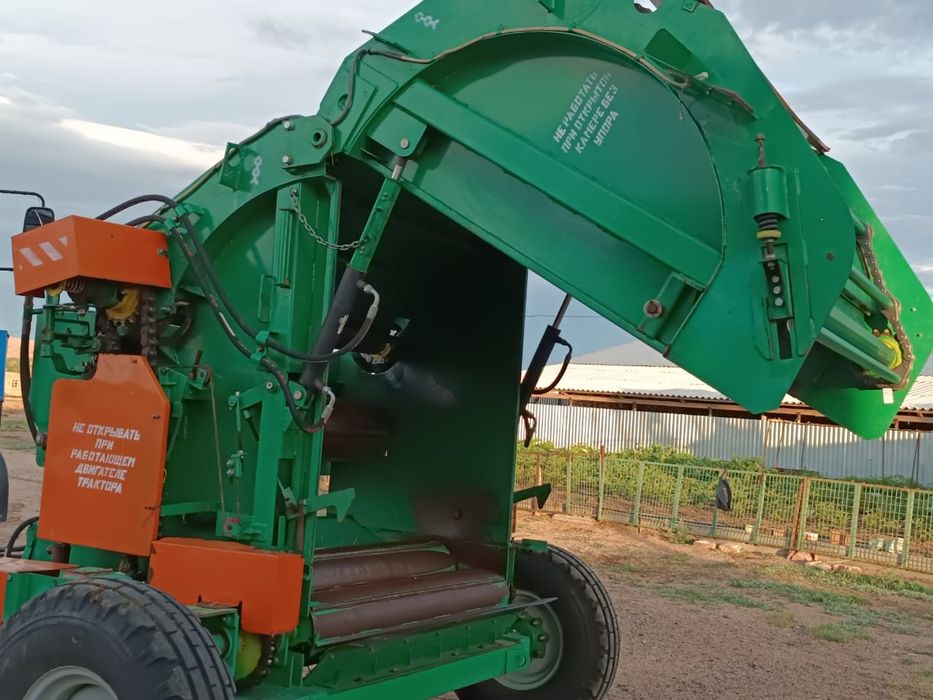 Пресс-подборщик рулонный