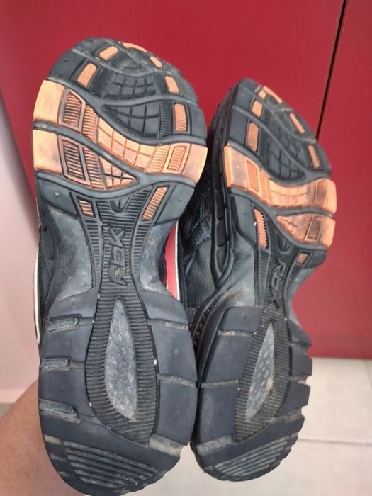 Маратонки Reebok номер 41