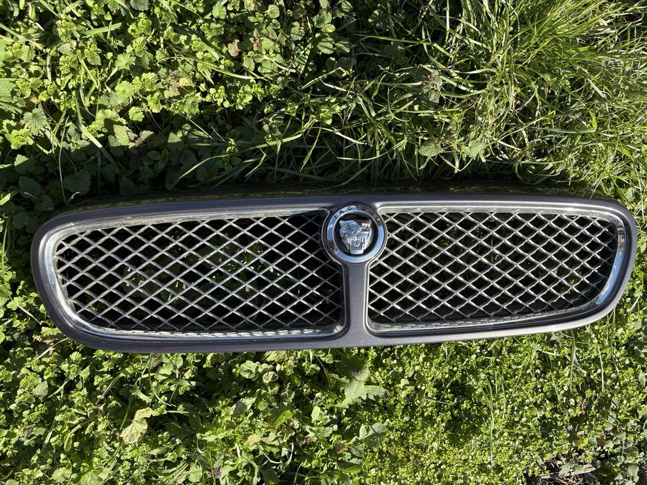 Предна решетка Jaguar XJ X358 X350 Sovereign
