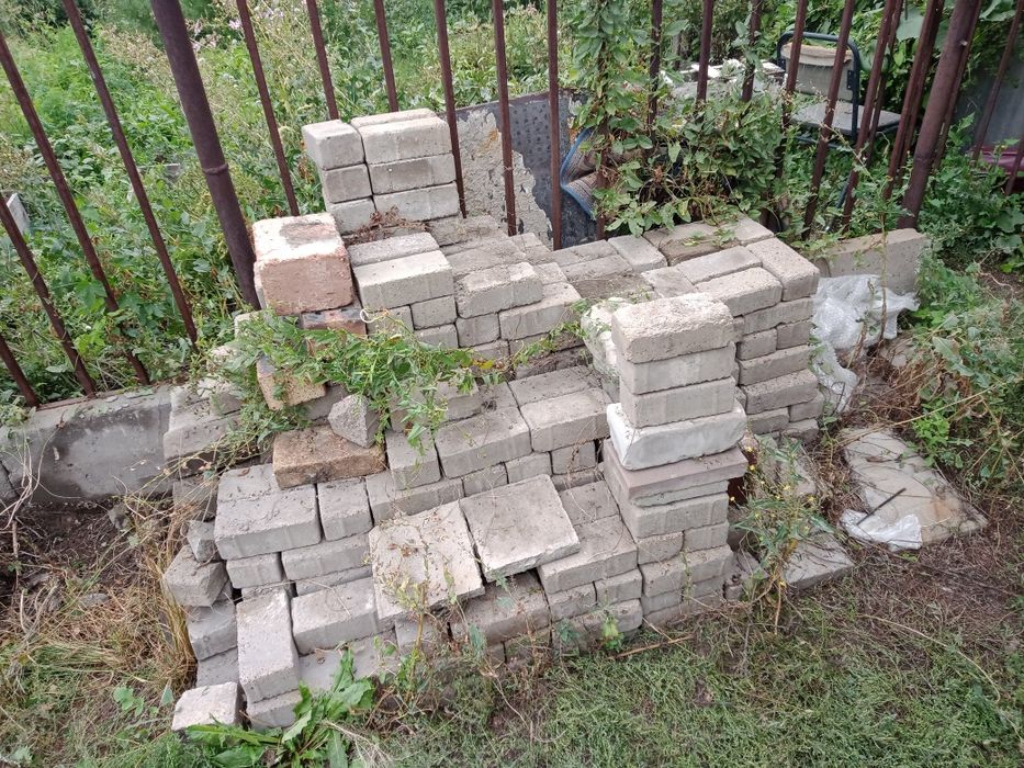 Продам кирпичи брусчатка