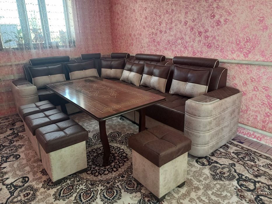 Gostinoy ugalok noviy