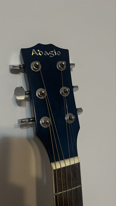 Новая акустическая гитара