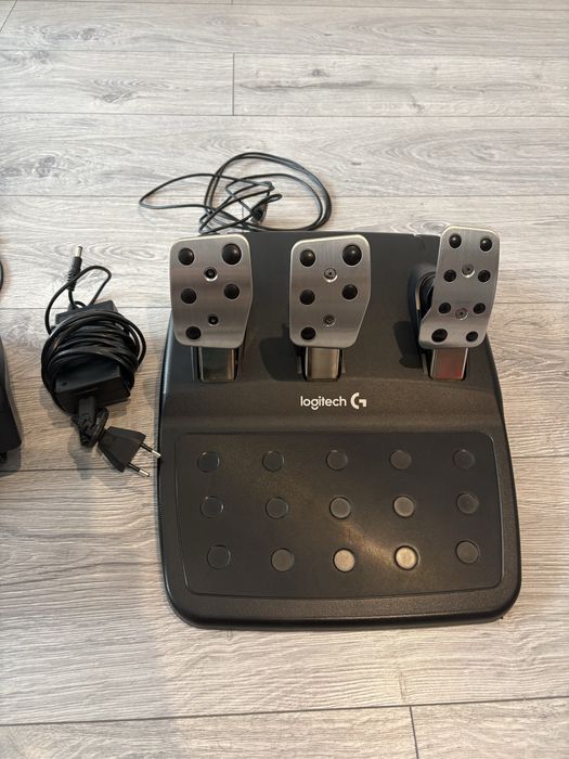 Volan Logitech G29 + Pedale –perfect funcțional
