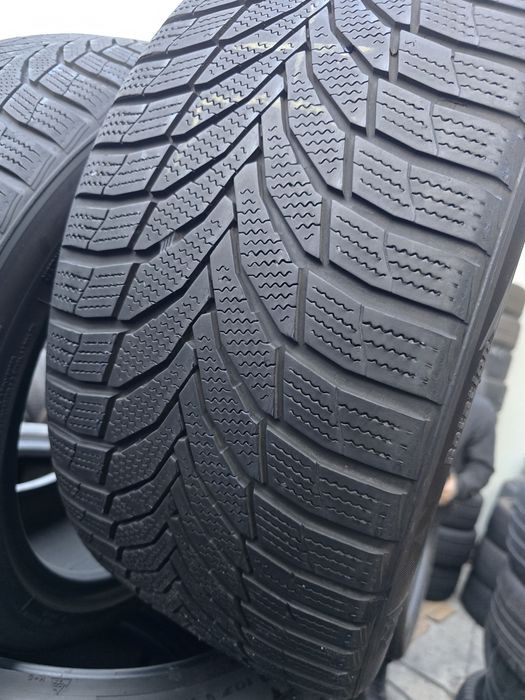 Anvelope iarna 245 40 19