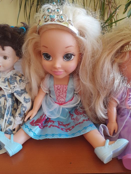 3 големи кукли - Пепеляшка, Рапунцел и порцеланова