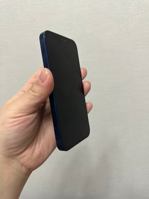 Iphone 12 mini. В хорошем состояние.