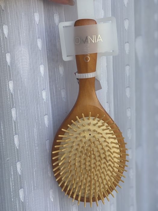 Perie de par Omnia