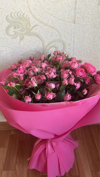 Свежие кустовые розы
