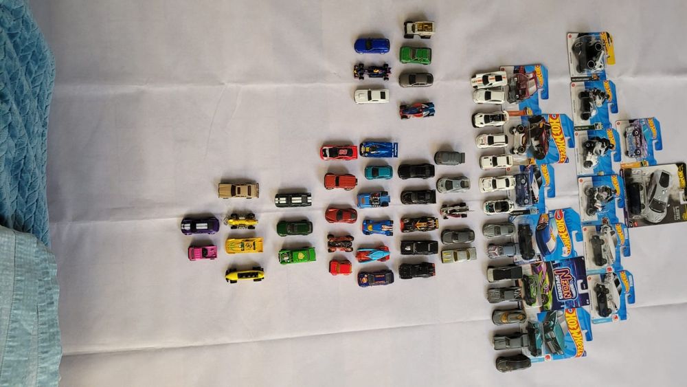 Hot wheels модели 1/64