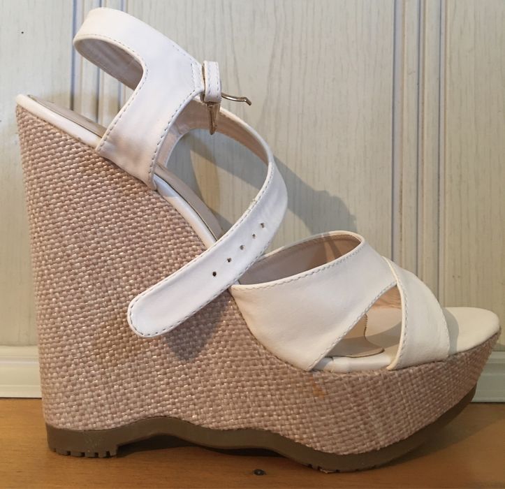 Босоножки женские