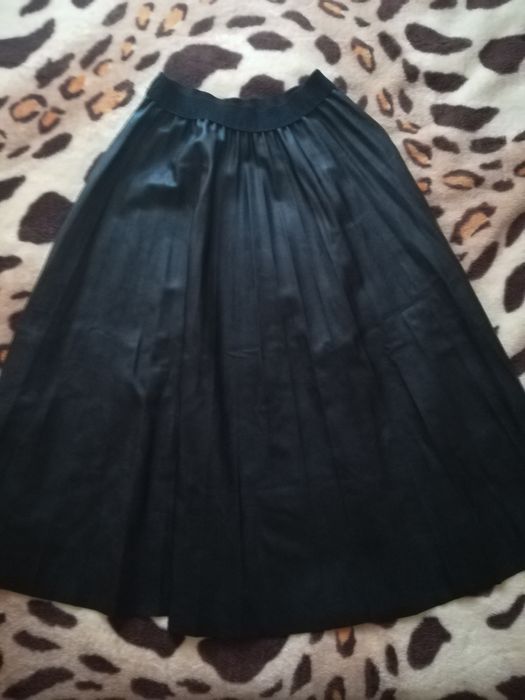 Fusta imitație piele mărimea S, stare foarte buna